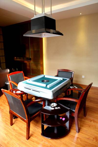 Wuhan New Beacon Jinyinhu International Hotel  4*