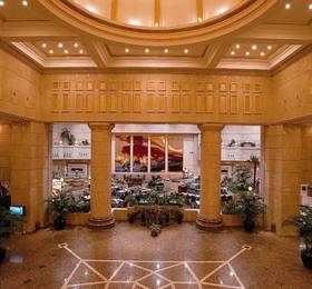 Shanghai Everbright International Hotel  в Шанхае
