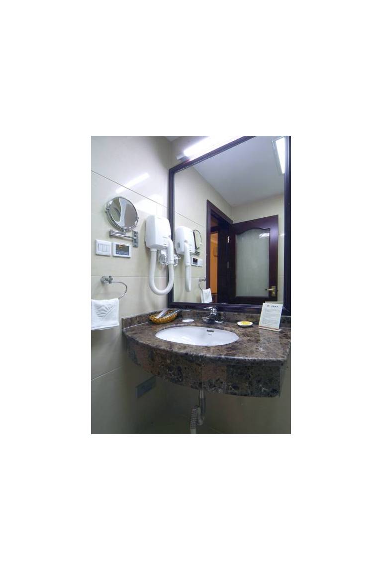 Shanghai Leading Noble Suites & Hotels 