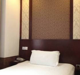 Baolong Homelike Hotel (Youyi Branch)  в Шанхае