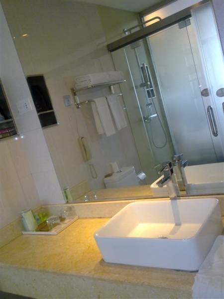 Dalian Chaoyue International Hotel  3*