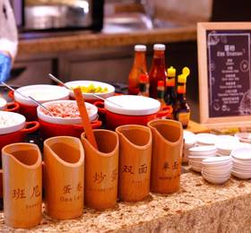 Renaissance Shanghai Putuo Hotel в Шанхае