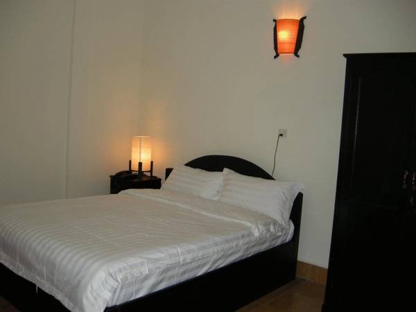Trasak Pa-Em Hotel & Restaurant  3* Камбоджа, Пномпень