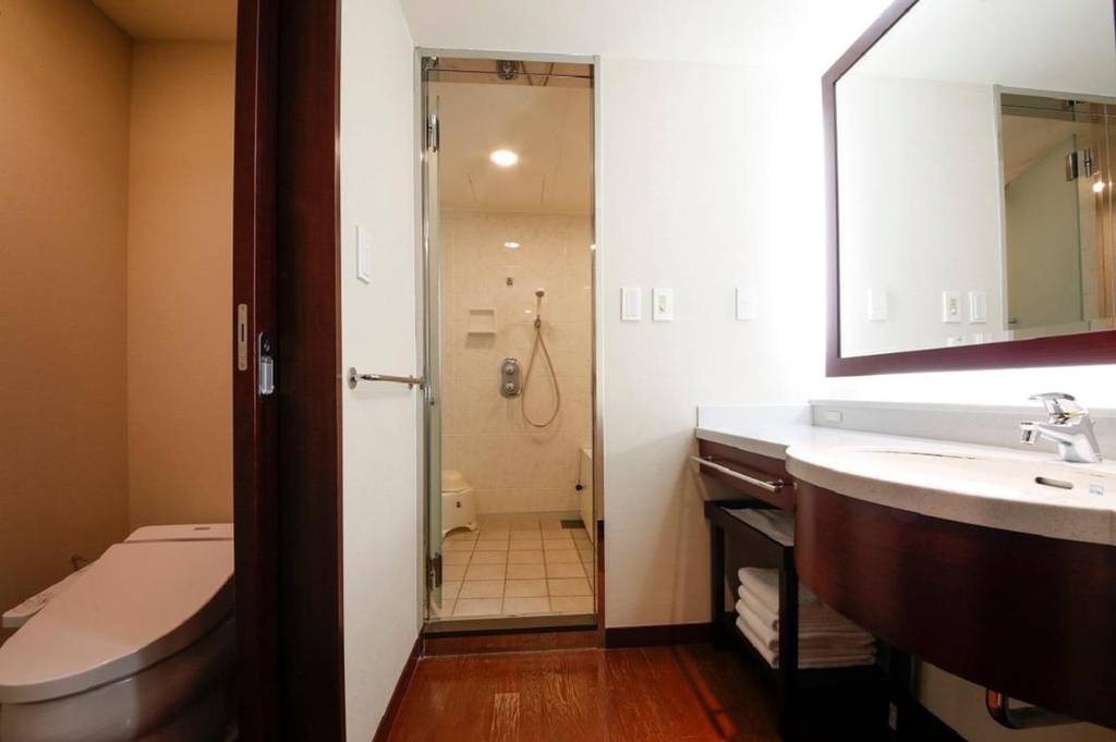 Hotel Keihan Universal Tower 4*
