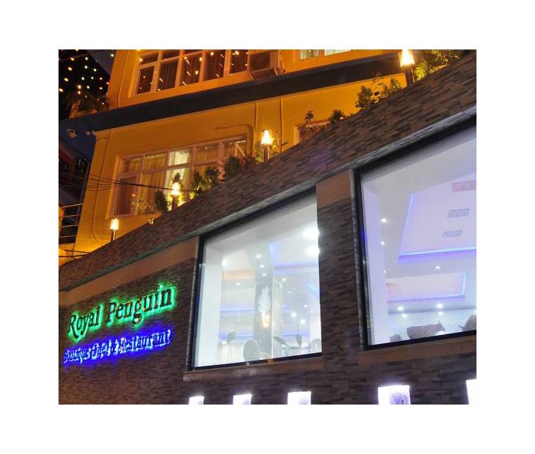 Royal Penguin Boutique Hotel 