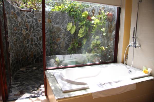 Sandhills Beach Resort & Spa 