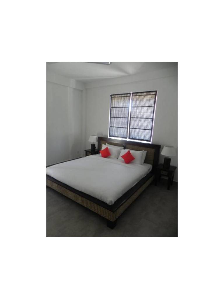 St.Lachlan Hotel & Suites 