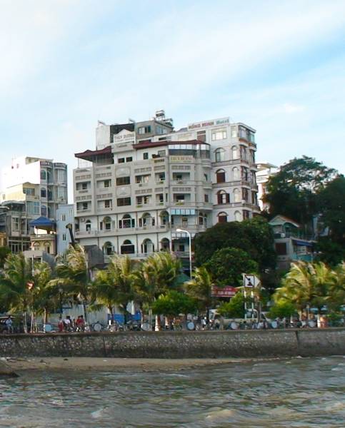 Thuy Duong Ha Long Hotel  1*