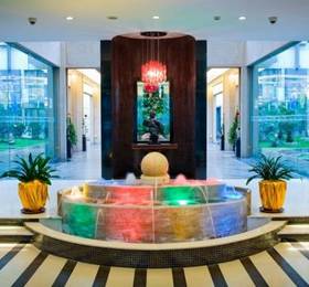 J. Real Residence Suites  в Шанхае