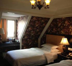 Manhattan Jinling Hotel  в Шанхае