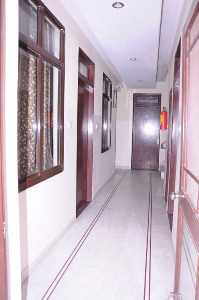 Hotel Mansarovar Palace  2*