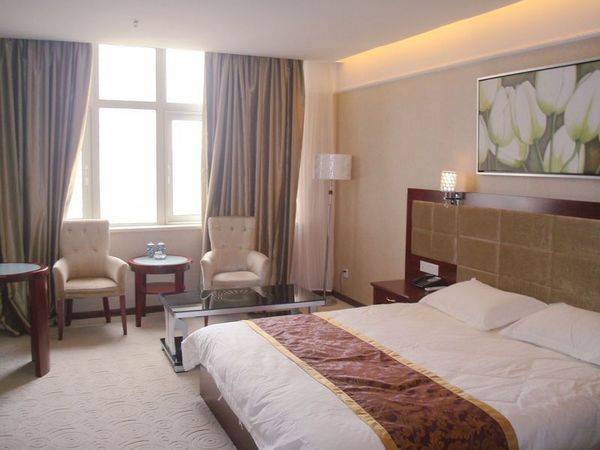 Jinglong Business Hotel 