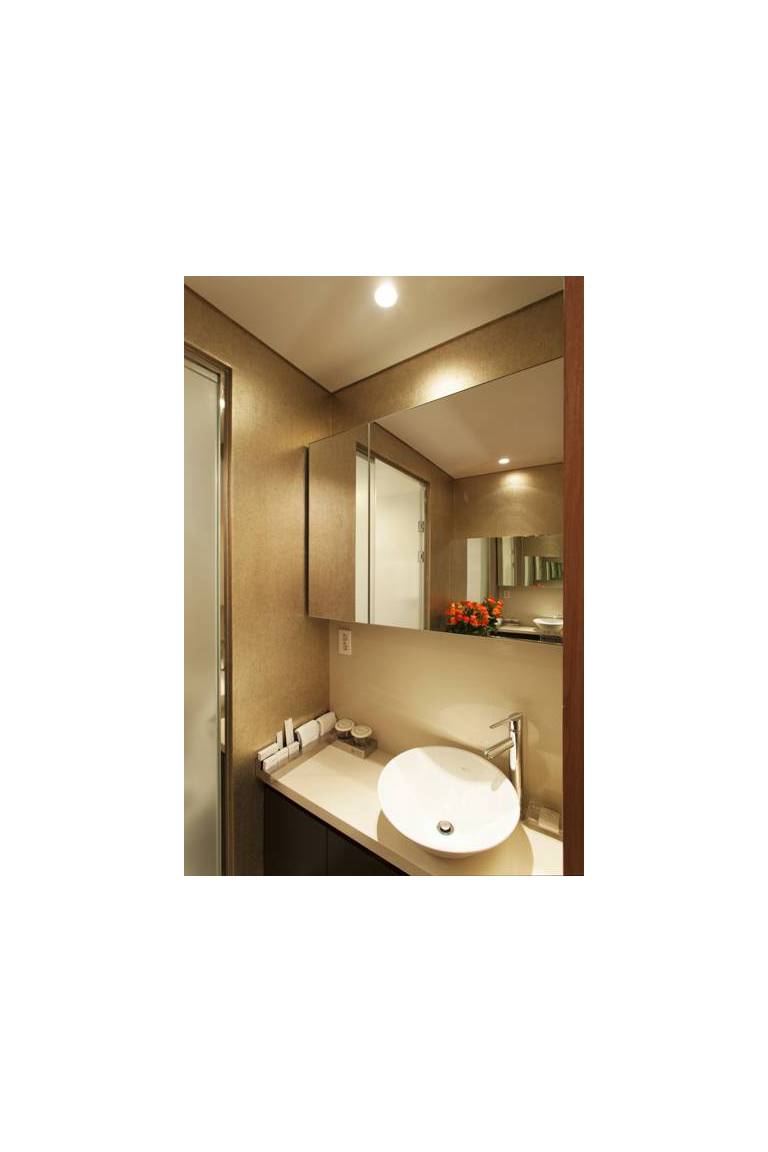 Sutton Hotel Myeongdong 