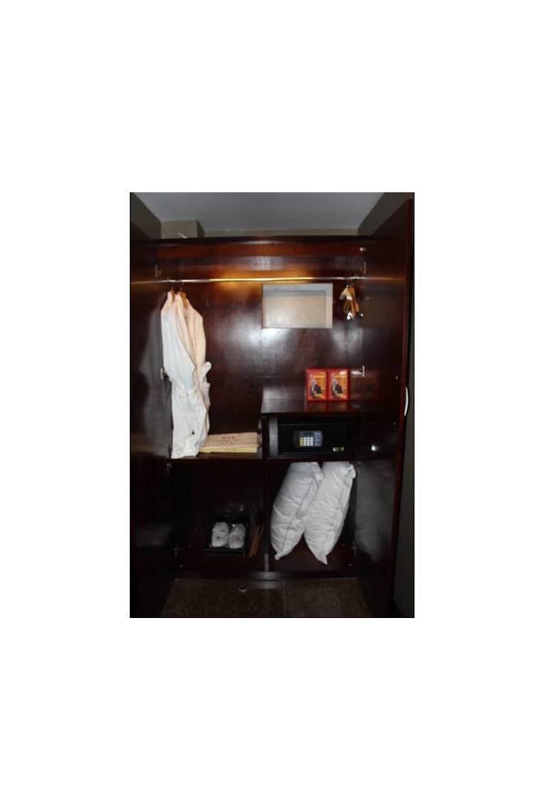 Leshan Celebrity Hotel 