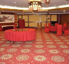 Dongfang Hotel Qingdao  в Циндао
