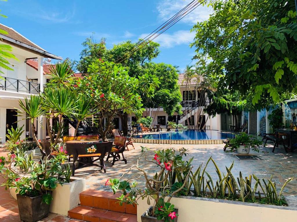 Vientiane Garden Hotel  3*
