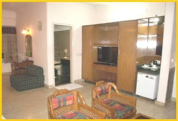 Hotel Queens Residency  3* Индия, Гургаон