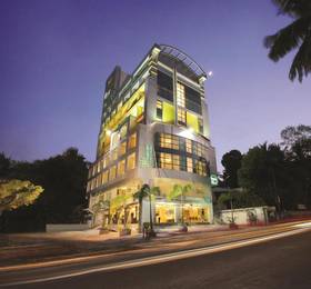 Biverah Hotel & Suites  в Тривандруме