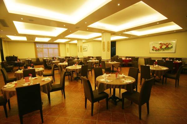 Dongyi Business Hotel 