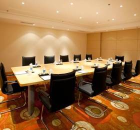 Zhanshan Garden Hotel в Циндао
