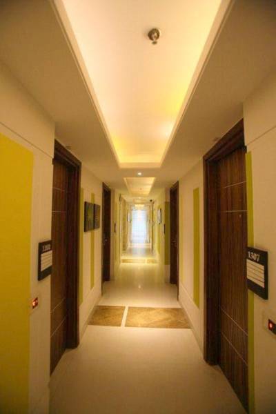 Emblem Hotel, Gurgaon  3*