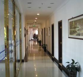 Shanghai Yichen Hotel  в Шанхае