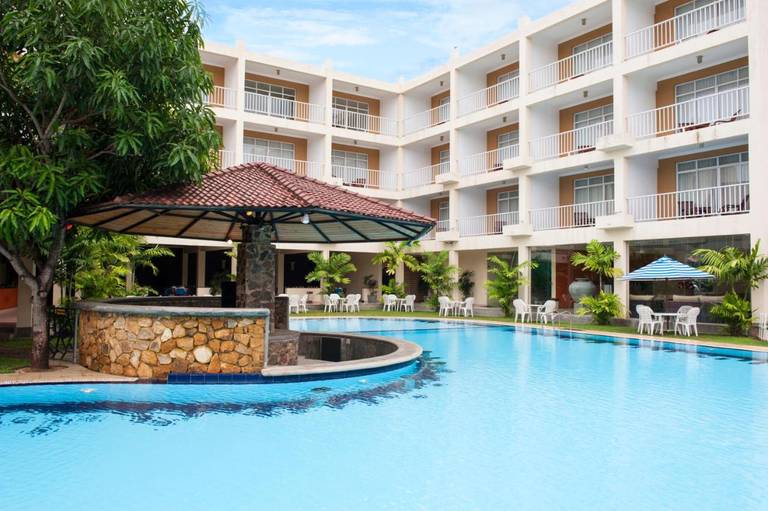 Avenra Garden Hotel