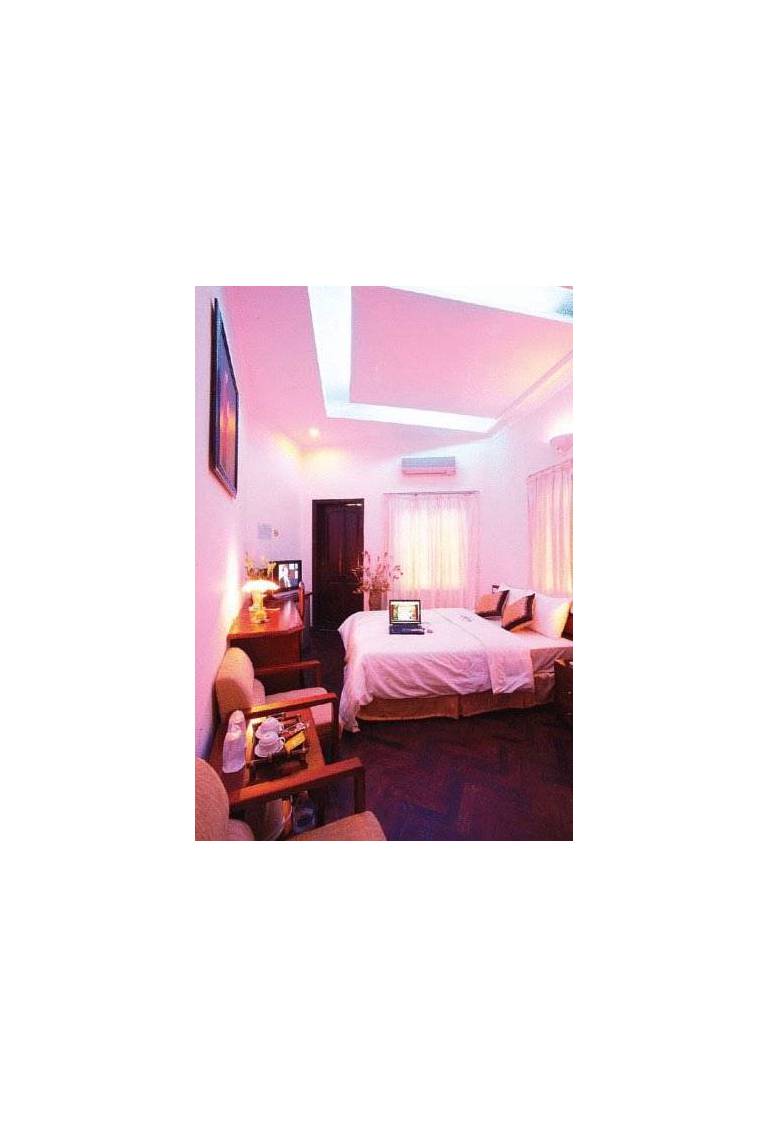 Apt Ezholiday Hotel 