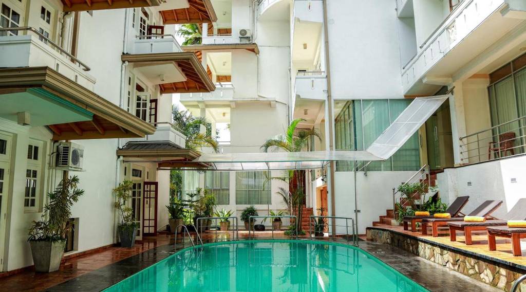Oak Ray Serene Garden Hotel 3*