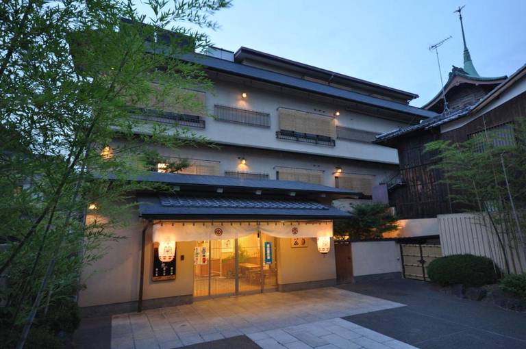 Gion Ryokan Karaku