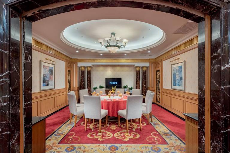 Gold Source Hotel 