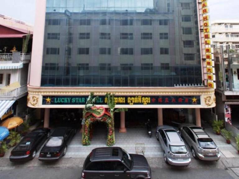 Lucky Star Hotel 
