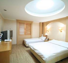Hotel Cellosharp  в Бучене