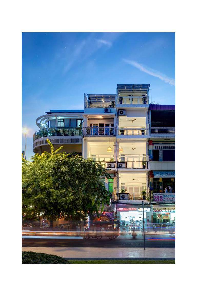 Riverside Suites 