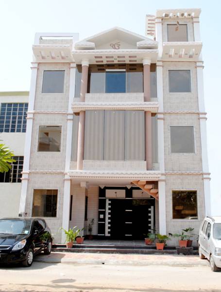 Harkishan Villa  2*