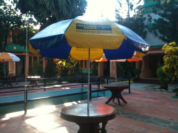 Gold Lion Hotel
