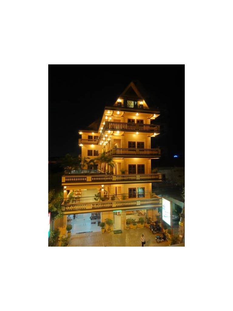 G Eleven Hotel 