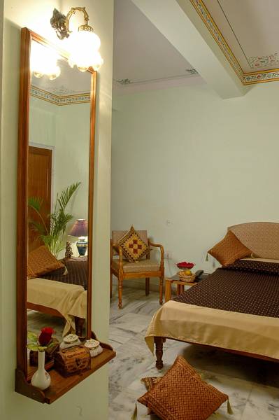 Sarang Palace  3*