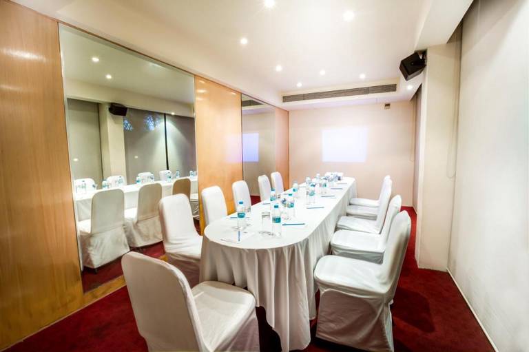 Radha Hometel 