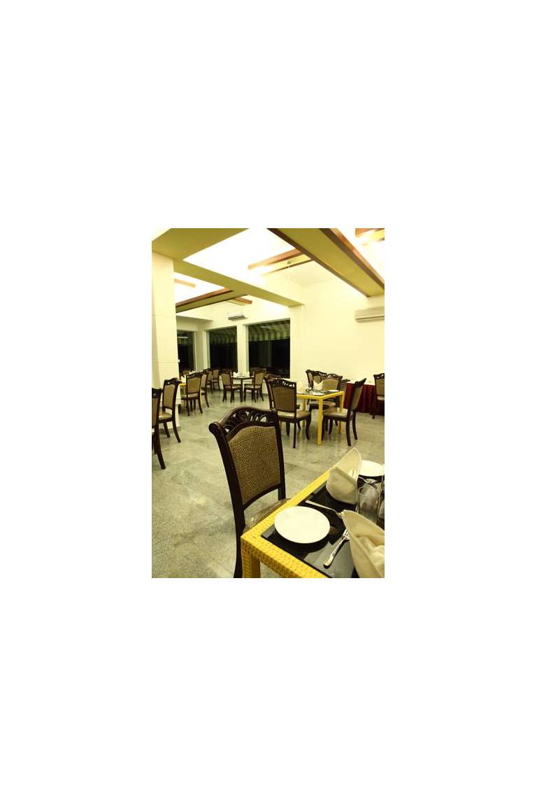 Esthell Hotel 