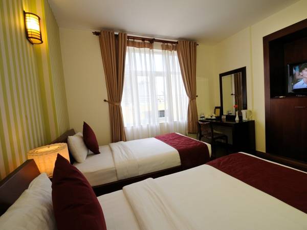 Vivian Hotel 