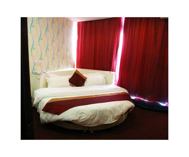 Summer Inn 