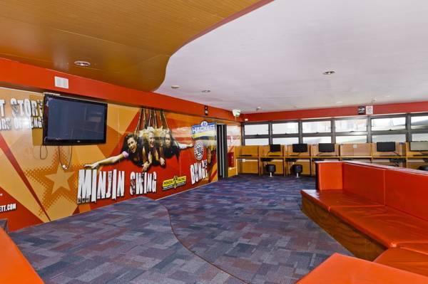Gilligan's Backpacker Hotel & Resort Cairns 4* Австралия, Кэрнс