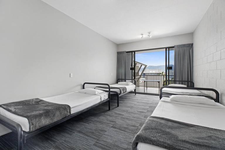 Gilligan's Backpacker Hotel & Resort Cairns