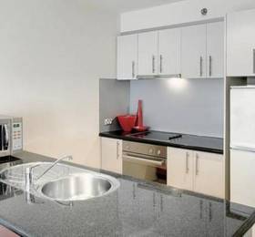 Plum Serviced Apartments Collins Street в Мельбурне