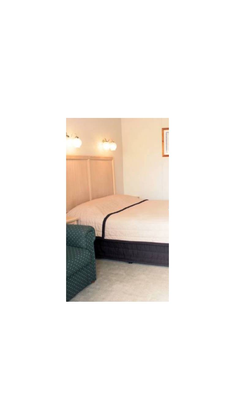 Big Valley Lakeside Paradise Motor Inn