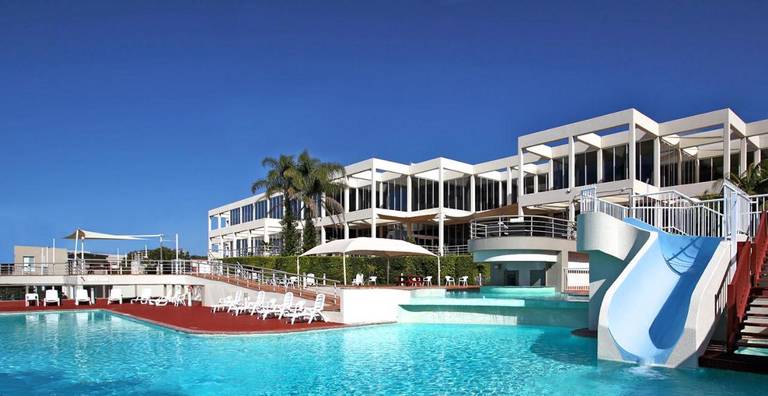 Absolute Beachfront Opal Cove Resort