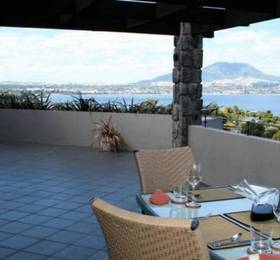 Acacia Bay's Tauhara Sunrise Lodge  в Таупо
