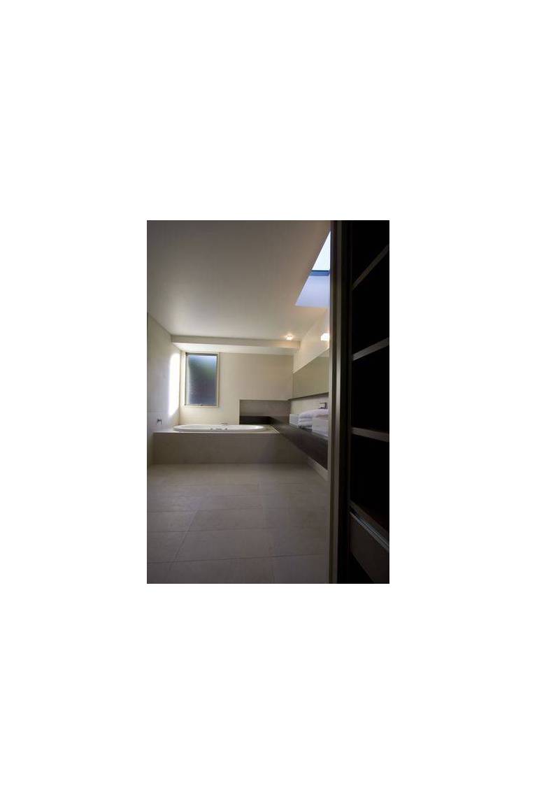 The Moorings Motel and Apartments 