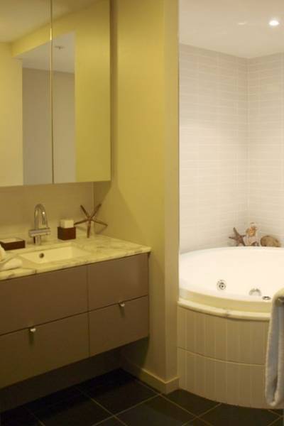 Docklands Prestige Apartments 4*